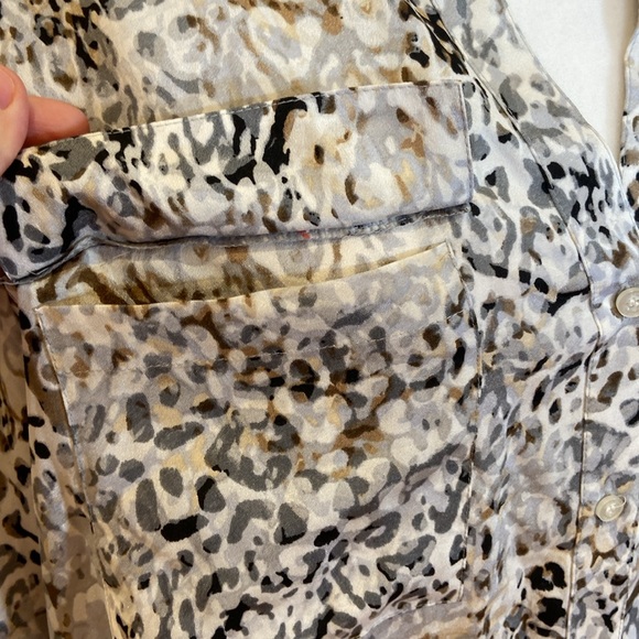 CALVIN KLEINN| Size L | animal print button down blouse - Picture 4 of 13